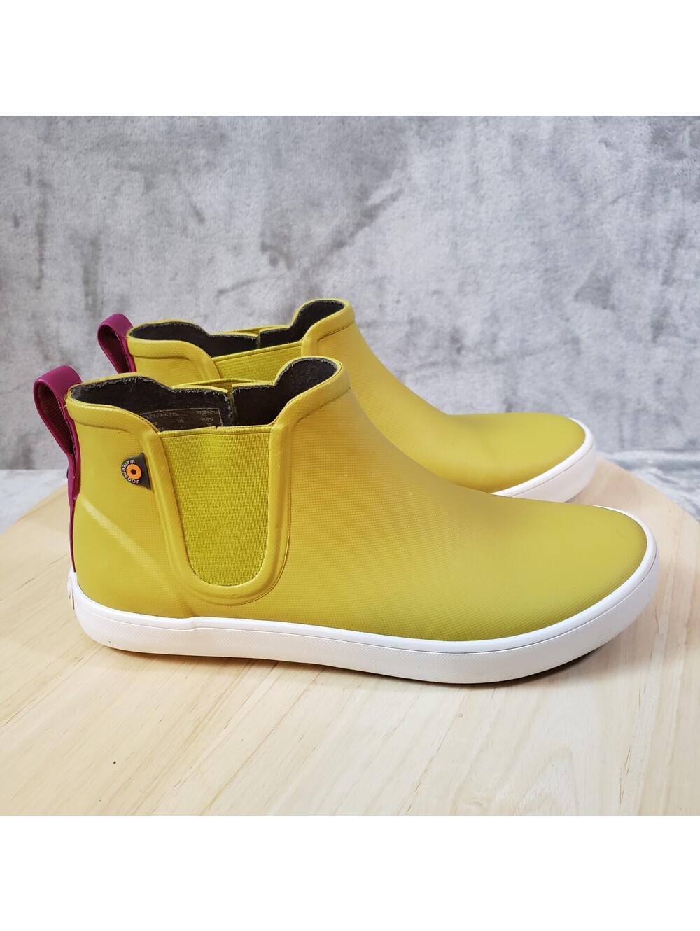Bogs Chartreuse Chelsea Ankle Rain Boots Slip-On Round Toe Rubber Women’s Size 7 - Picture 2 of 9